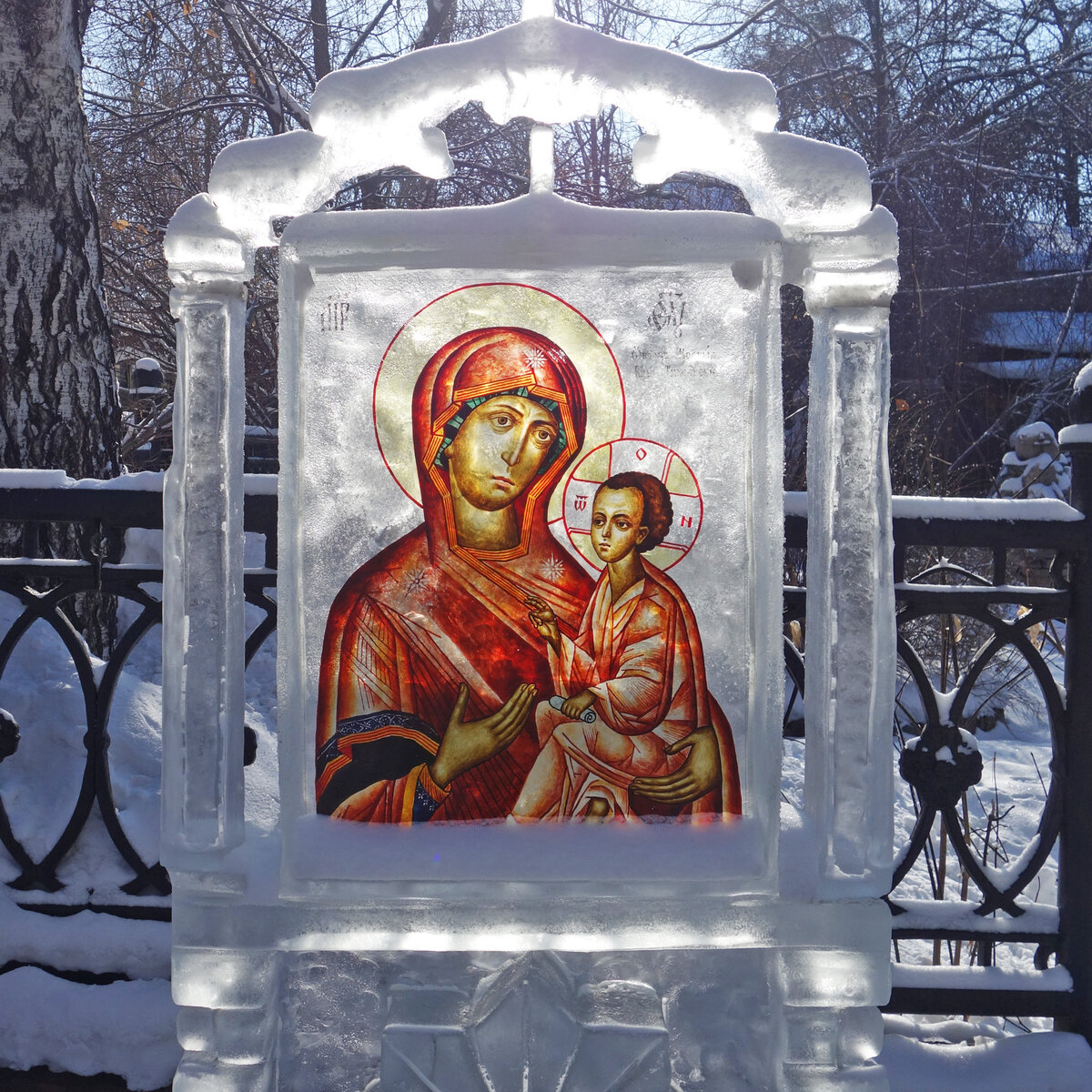 Листайте карусель!