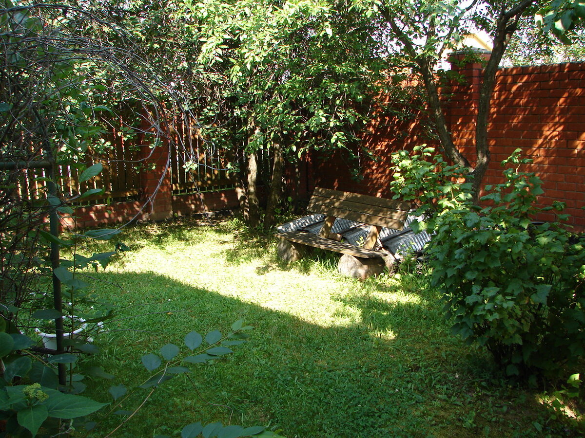 Уютный уголок в саду