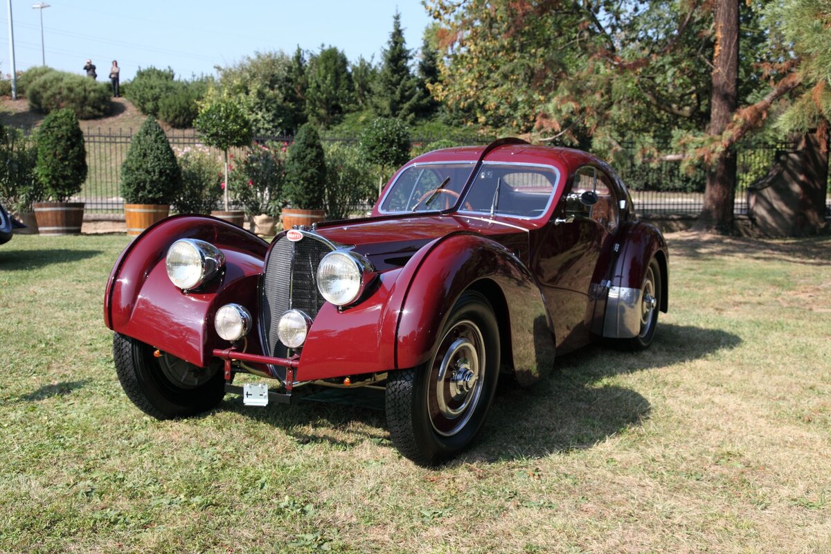     Вспоминаем короткую эру ар-деко в автомобилизме с самым дорогим Bugatti всех времён