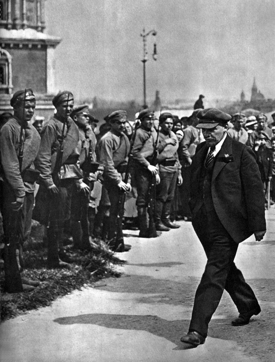 Ленин редкие фотографии. Ленин 1920. Ленин 1920 год. Ленин в 1917 году фото. 1 Мая 1920 года Ленин.