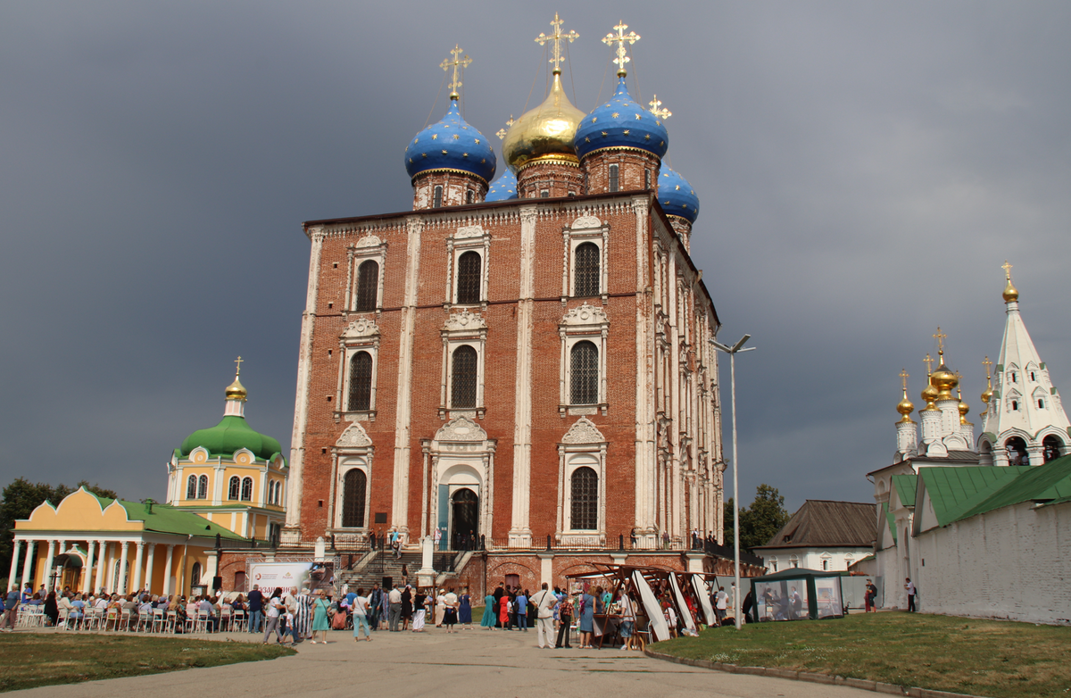 Как в небольшом городе появился самый большой собор в России | Валерий  Грачиков | Дзен