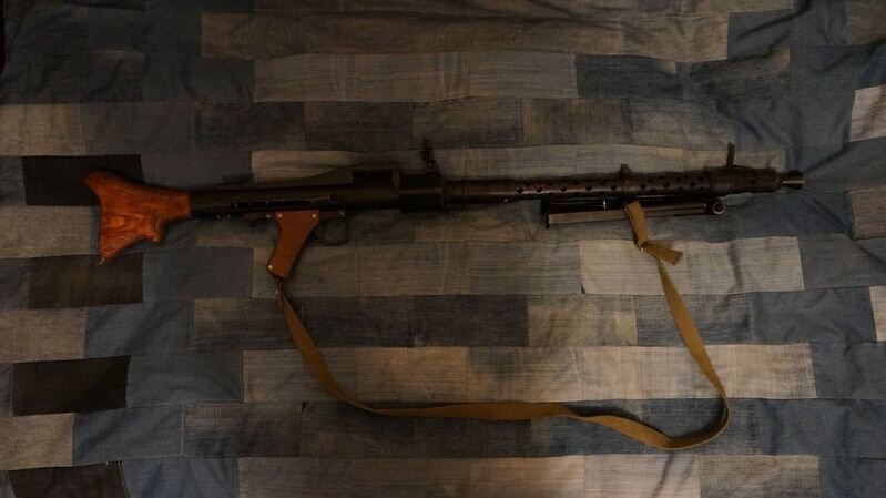 799x449