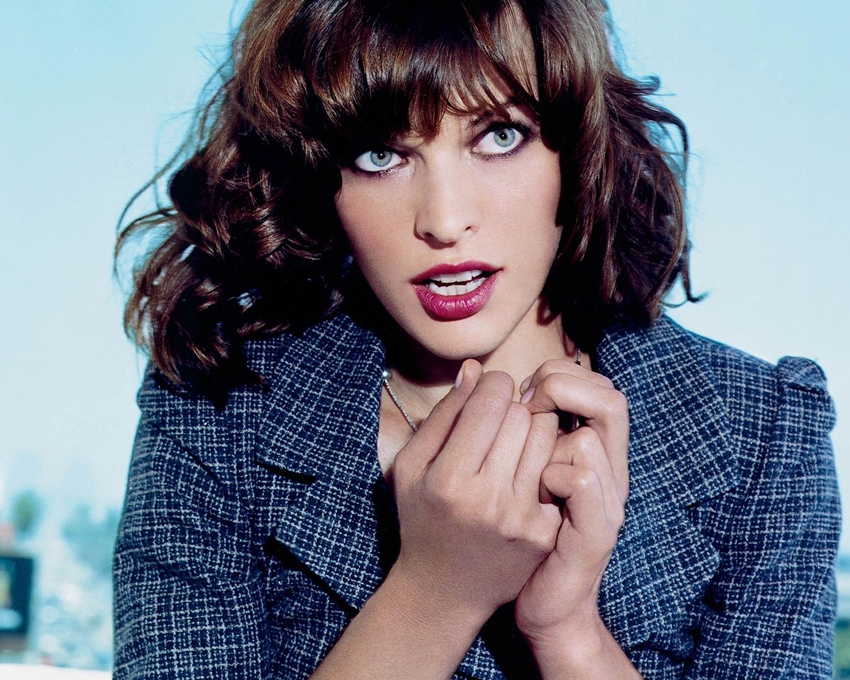 19.  Милла Йовович  