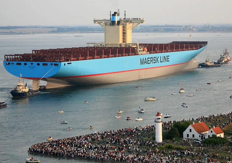 Вместимость корабля. Emma Maersk самый большой грузовой корабль в мире.