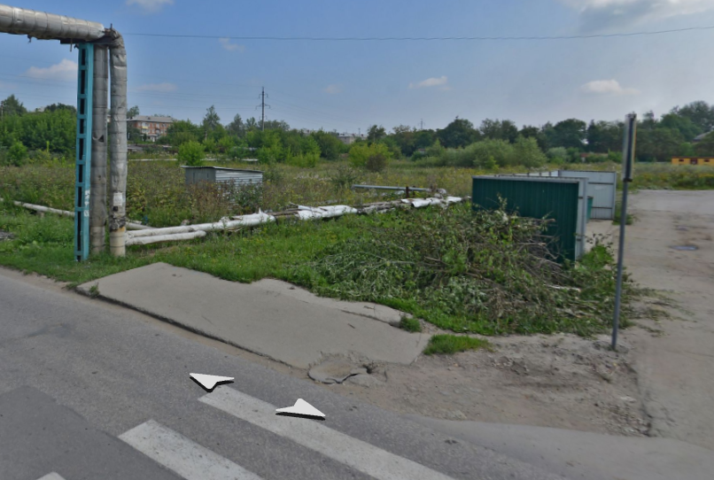  Остановка общественного транспорта около дома Л. Толстого, 15