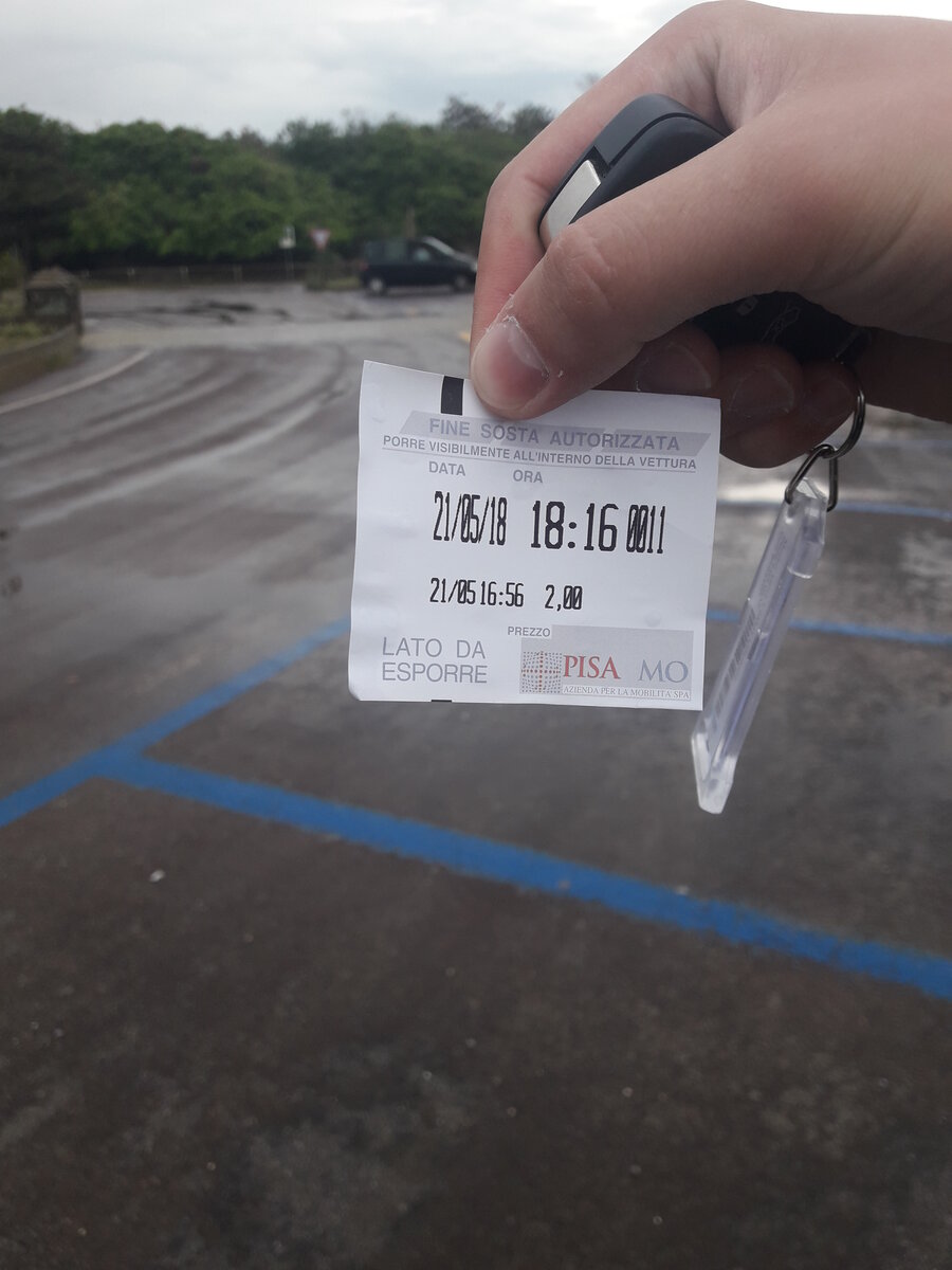 Талон, купленный за  2 евро 21 мая в 16:56, позволяющий парковаться до 18:16 того же 21 мая.