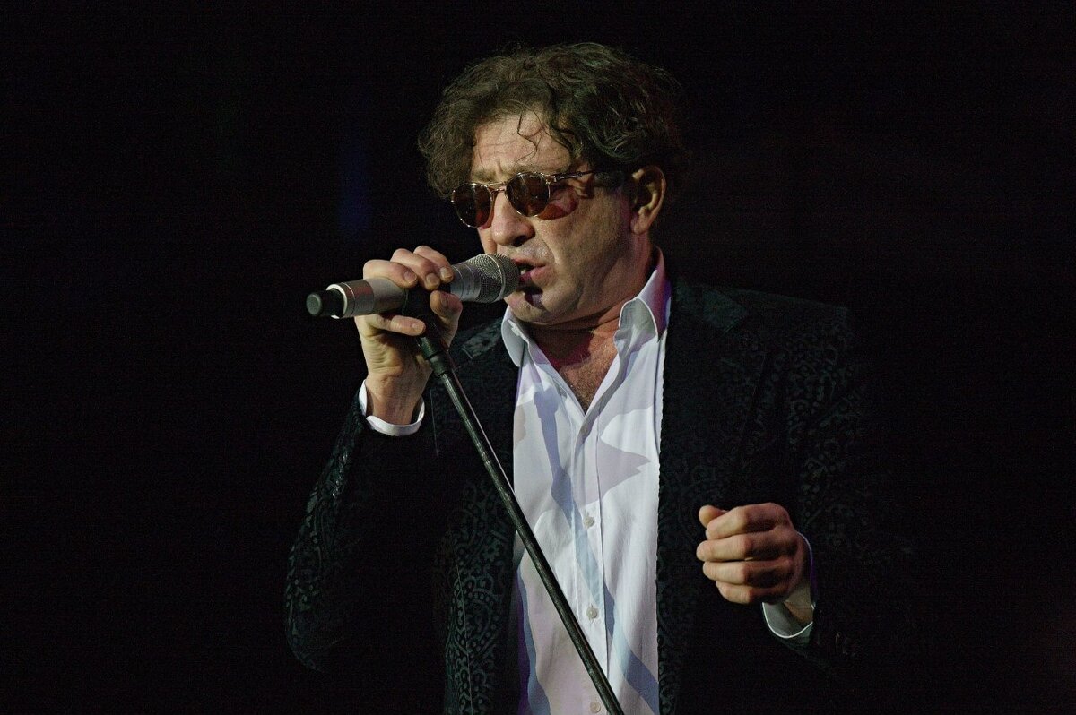 Изображение взято из сайта: https://img04.rl0.ru/afisha/2000x2000q85i/s1.afisha.ru/MediaStorage/40/85/f4ad7e0c60b141cb923685408540.jpg.