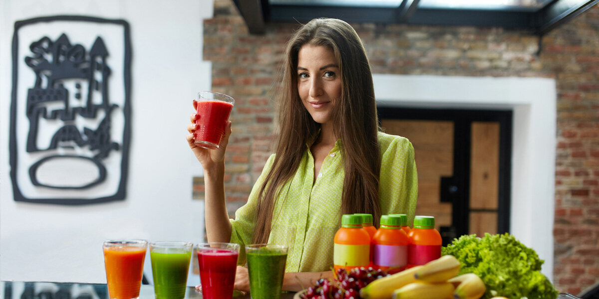 Juice модель. Пить сок. Зелёный коктейль для похудения. Juice model. Juice model.