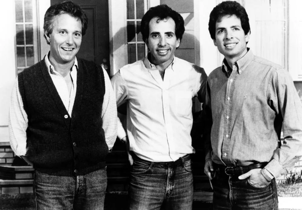 Трио ZAZ (Zucker, Abrahams, Zucker), хотя на фото они стоят, скорее, в формации AZZ