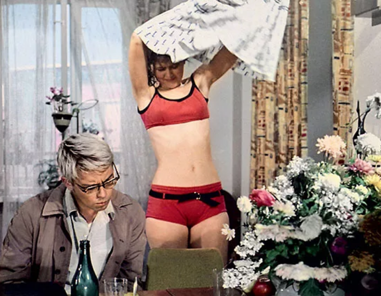 Кадр из фильма "Операция "Ы" и другие приключения Шурика"