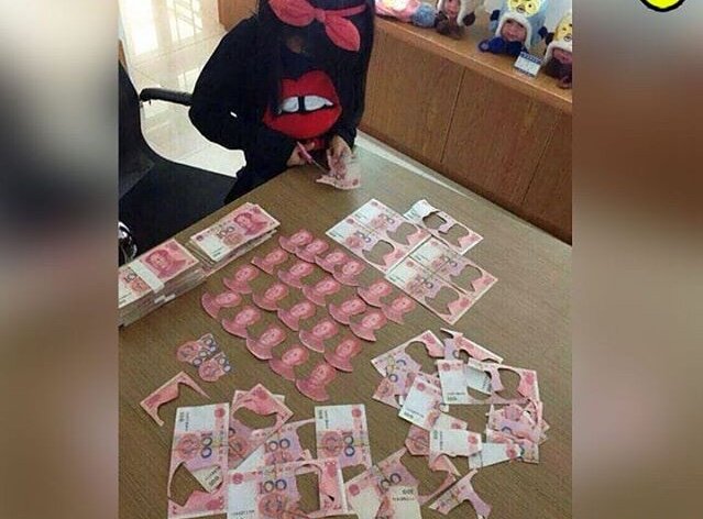 Сюрприз родителям ! Красивая аппликация получилось ! 