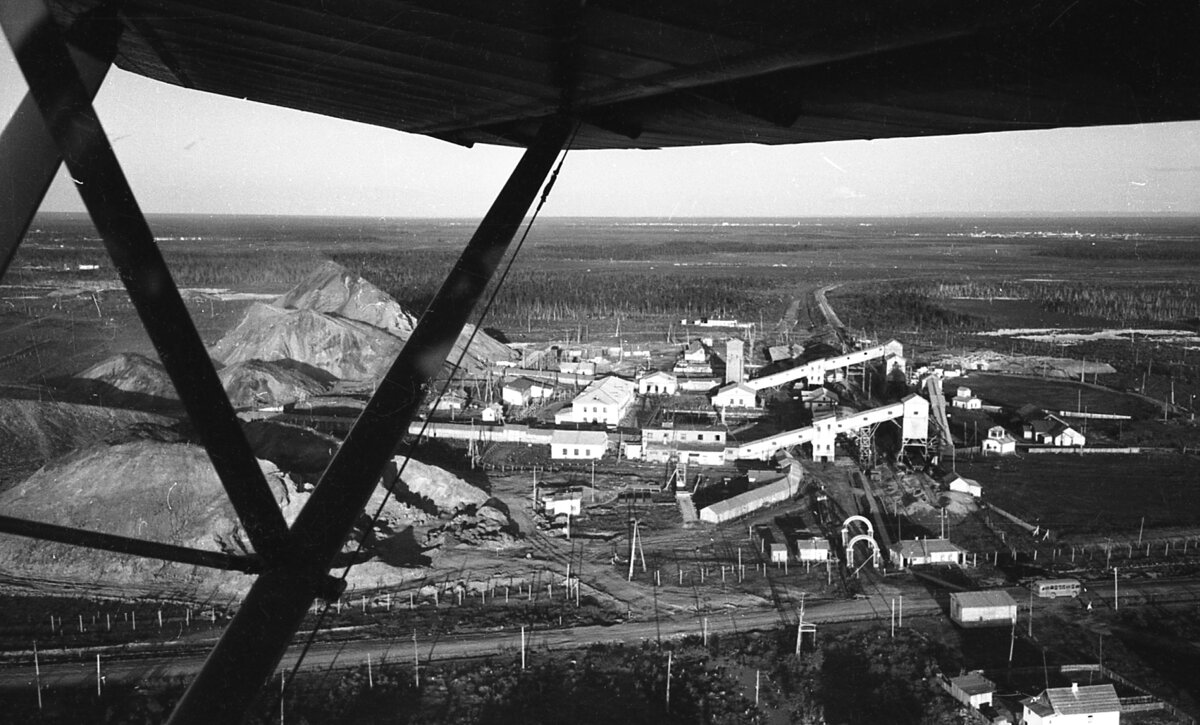 Шахта № 11/12 с высоты. Фото из фондов "Интинского краеведческого музея"