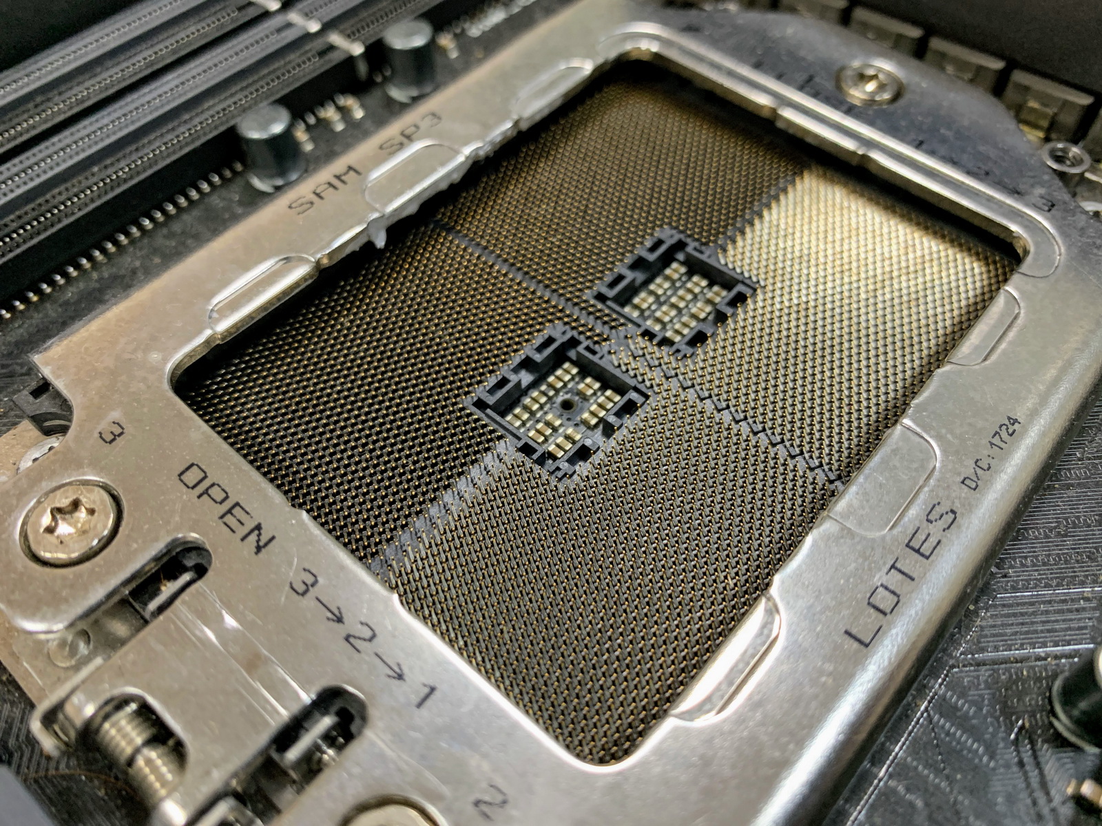 Процессор amd ryzen сокет. AMD Threadripper Материнские платы. Процессор AMD Ryzen™ Threadripper мат плата. Новый сокет АМД. Сокеты am4 чипсеты 5gen.