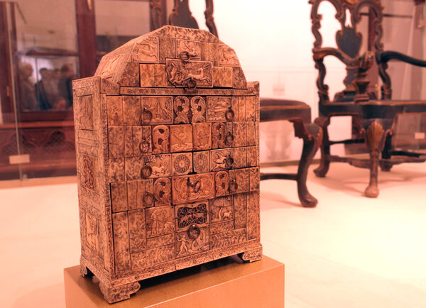 Настольный кабинетик. Россия, Холмогоры. Первая половина XVIII века