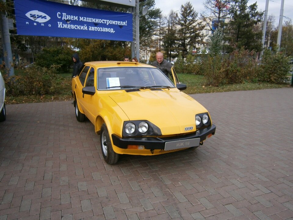 Москвич ИЖ 19