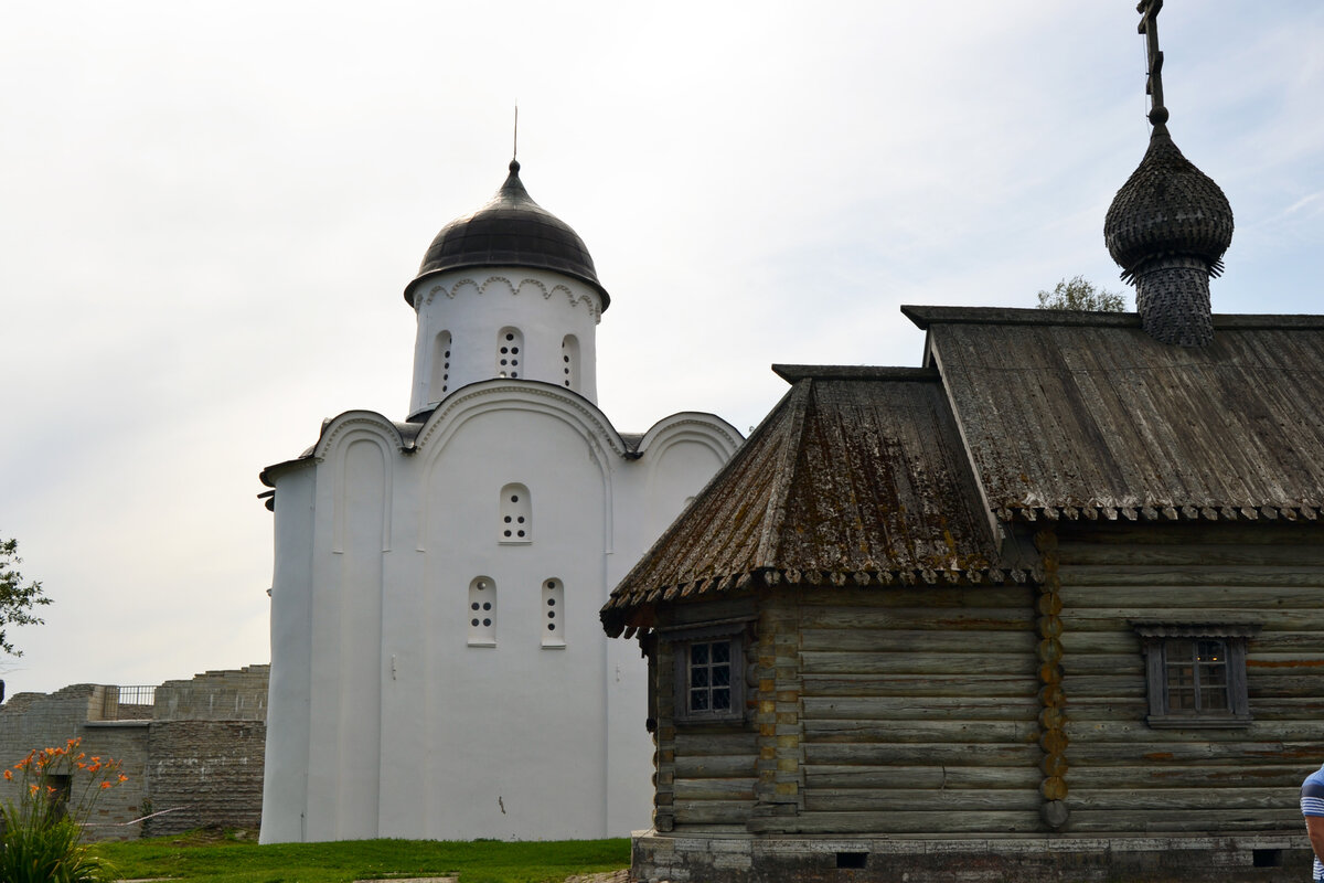 Старая Ладога - один из древнейших городов Руси. Как выглядят старинные  церкви на территории крепости XII века | Я из Петербурга | Дзен