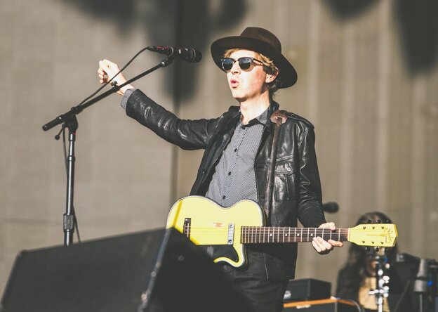 Beck Hansen любимец музыкальных критиков 