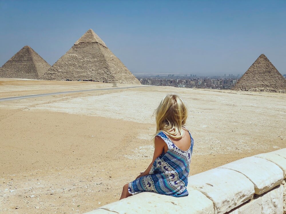 Пирамиды Гизы в наши дни 