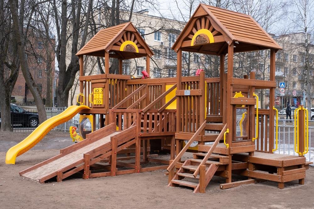 Детская игровая площадка Rainbow Play Systems 111A Play Village в г.Пушкин Ленинградской области