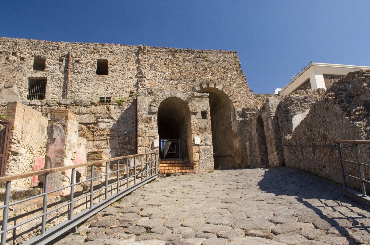 Ворота города Помпеи