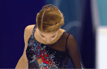 Алёна Косторная в короткой программе (источник - youtu.be/oGrXhMfLCgs)