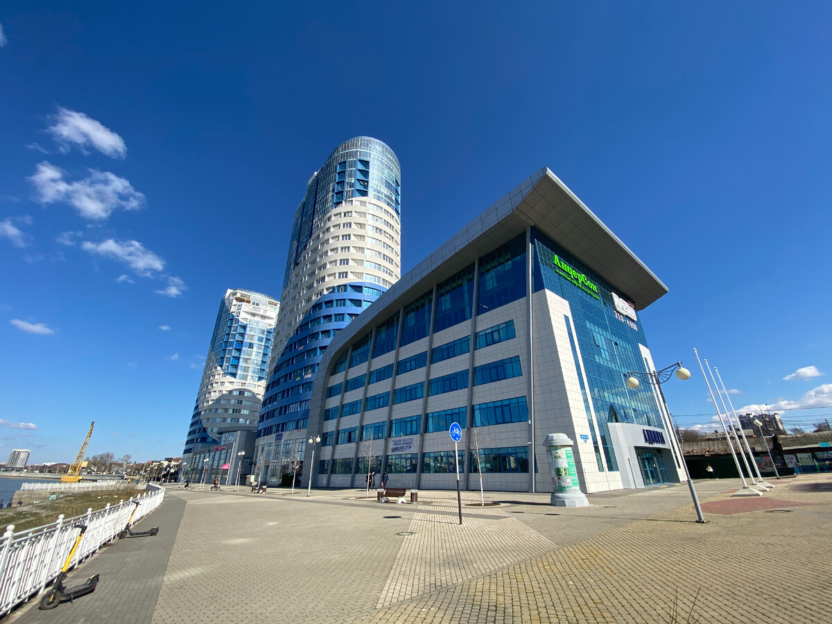 Красивый домик в Краснодаре, правда и цены здесь тоже красивые, вот в этом доме цены выше, чем в Новой Москве)