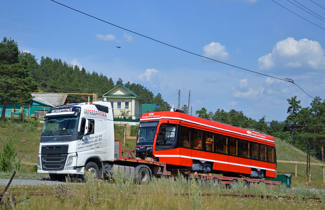 Первый вагон модели 81-628 для Таганрога отправляется в путь, фото Яков Титенок