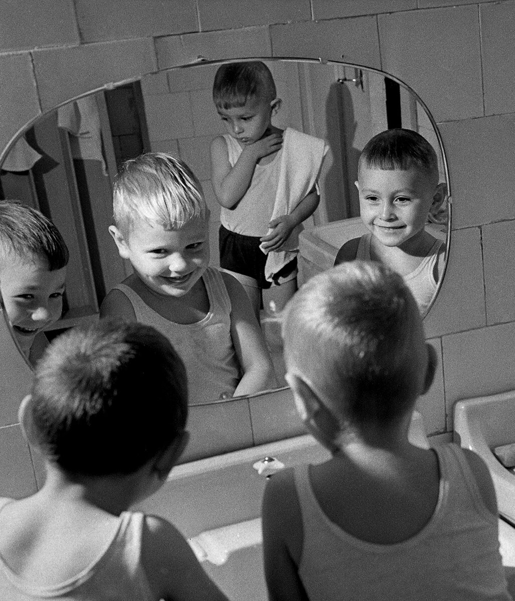 Умывание после сон-часа. Фото Эдгара Брюханенко