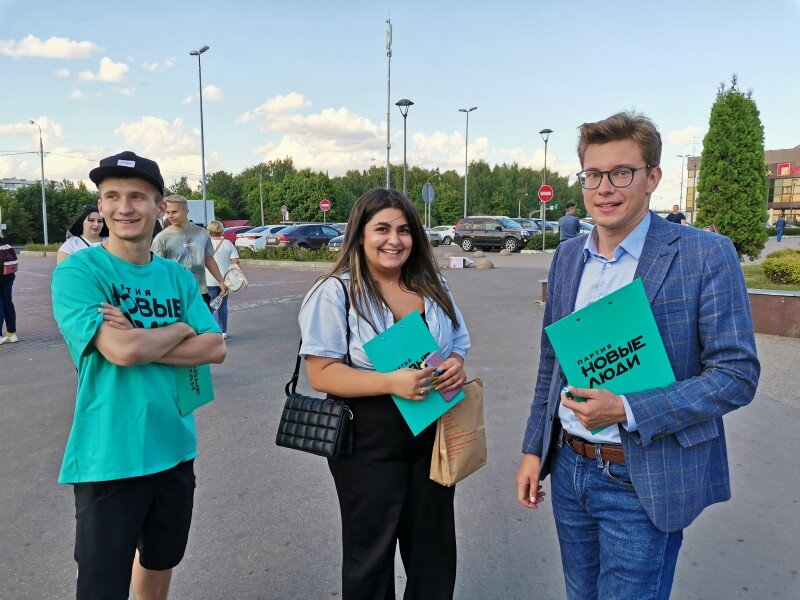 Справа — Михаил Начевский
