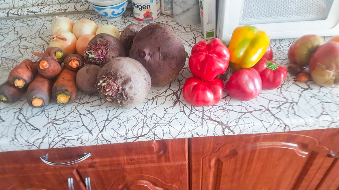 Всё, что вырастили на огороде, пойдёт в заготовку