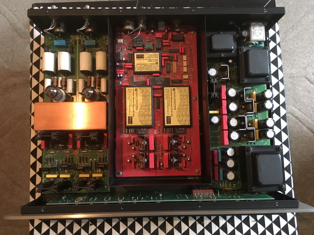 Предварительный усилитель Sonic Frontier SFL-2, симметричная схема с XLR входом