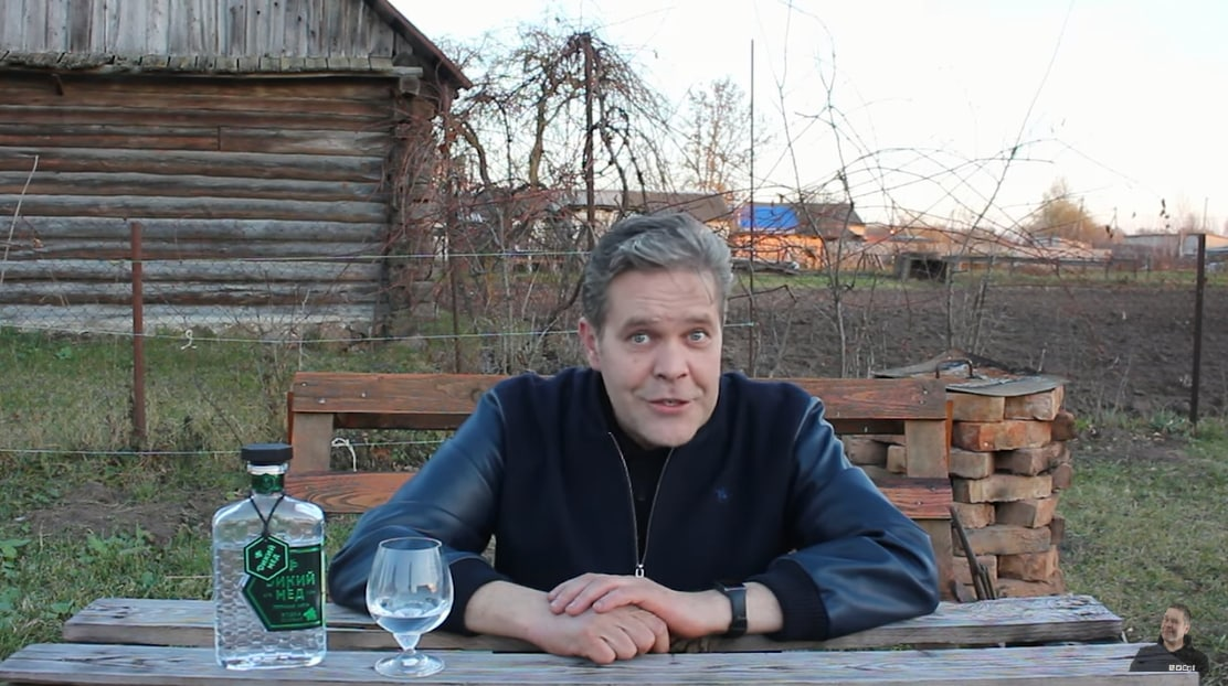 «С вами, впрочем, как и всегда, Алкобард, и, конечно же, мы будем что-то пить, а заодно об этом обязательно поговорим...»