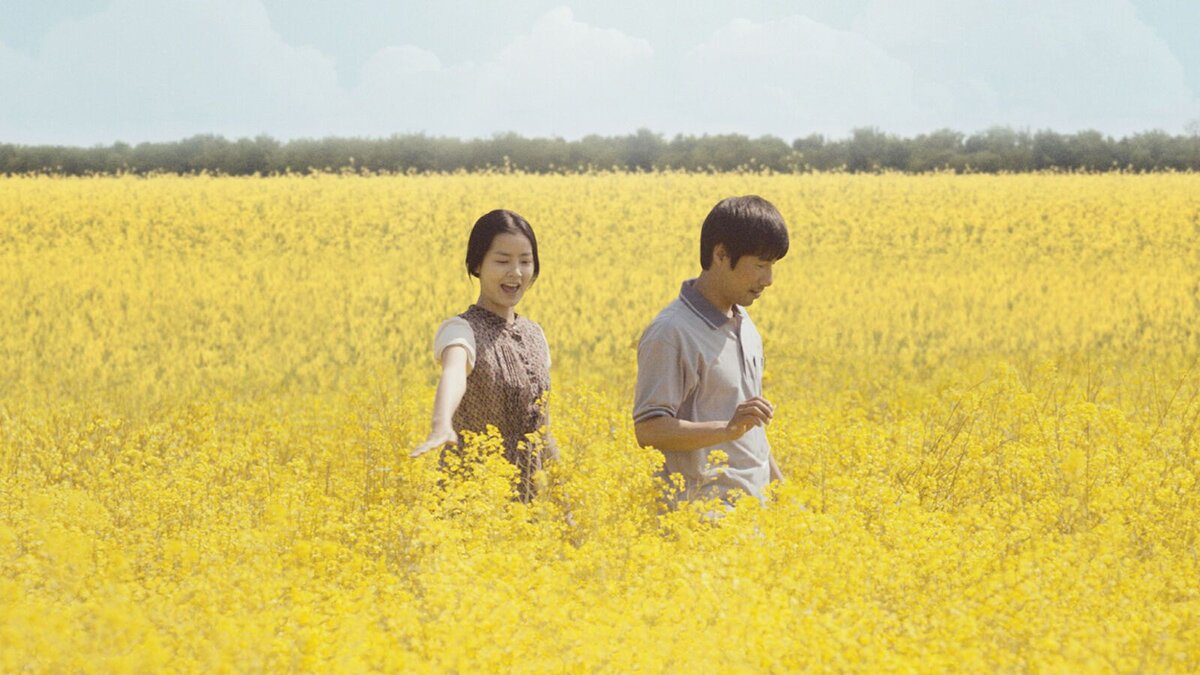 Очень хороший и красивый фильм "Лена" - Dear Lena - 레나. Южная Корея, 2016. Встретились два одиночества: кореянка Лена, выросшая в России, и Сун Гу, корейский фермер.  Международный брак!