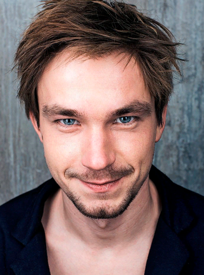 Актёр Александр Петров