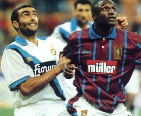 Матч первого раунда Кубка Уефа, между Астон Виллой и Интером