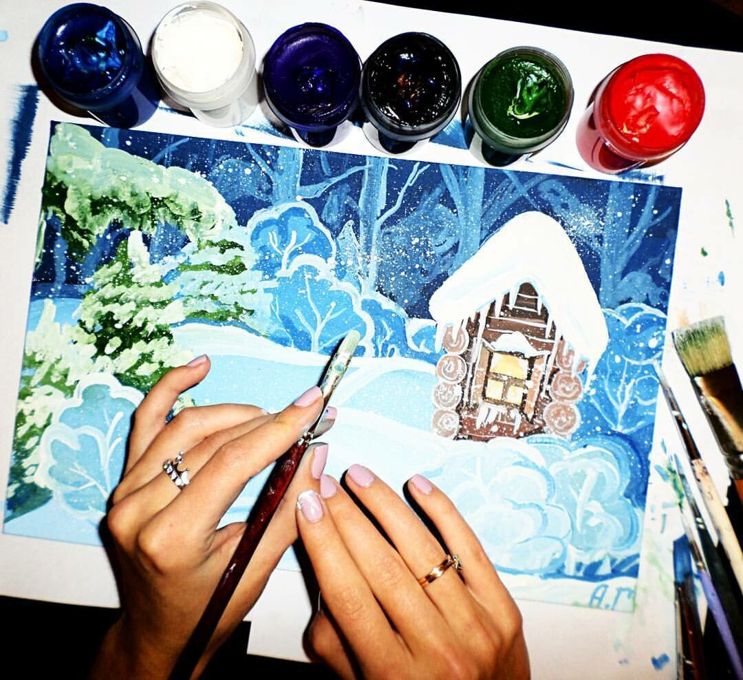 "Мы всегда стараемся посещать мастер - классы семейного центра «Западное Дегунино» . Дети и я с воодушевлением раскладываемся кисточки и краски и начинаем творить. Вроде бы рисуем одну и туже картину, одинаковыми красками, но у каждого получается свой неповторимый рисунок. Очень нравятся техники правополушарного рисования. Процесс рисования приносит умиротворение и радость, спасибо !», делится мама Веры и Артёма , Ольга