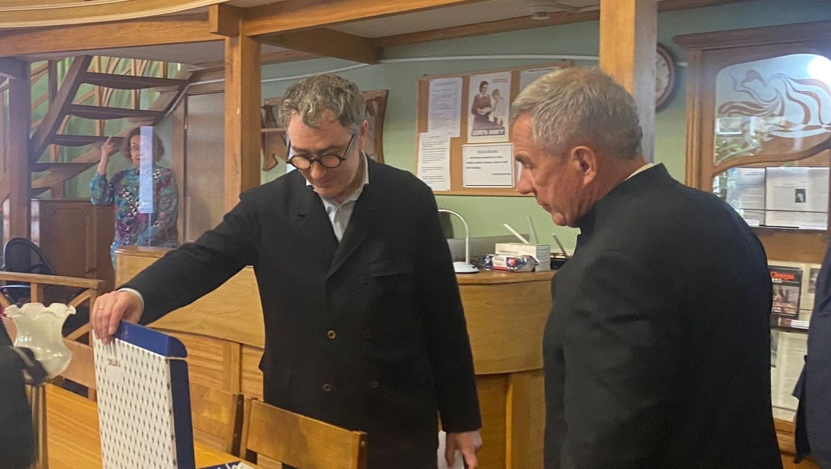    Глава Татарстана Рустам Минниханов посетил Российский институт театрального искусства для встречи со студентами. Об этом сообщила пресс-служба Казанского Кремля.