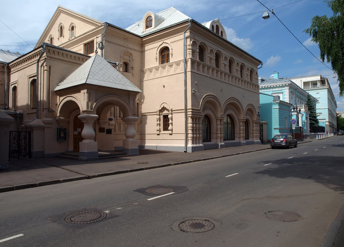 леонтьевский переулок в москве