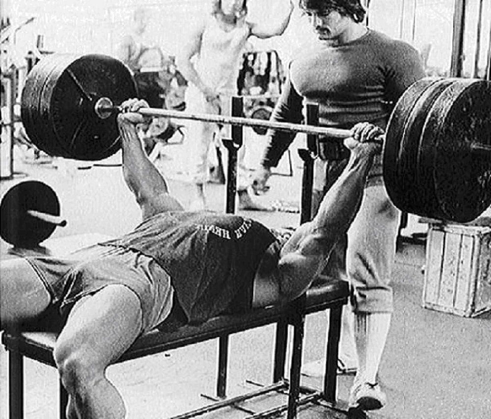 Bench Press Schwarzenegger