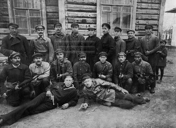 Челябинск. Участники Красной гвардии железнодорожного района. 1917-1918 гг.