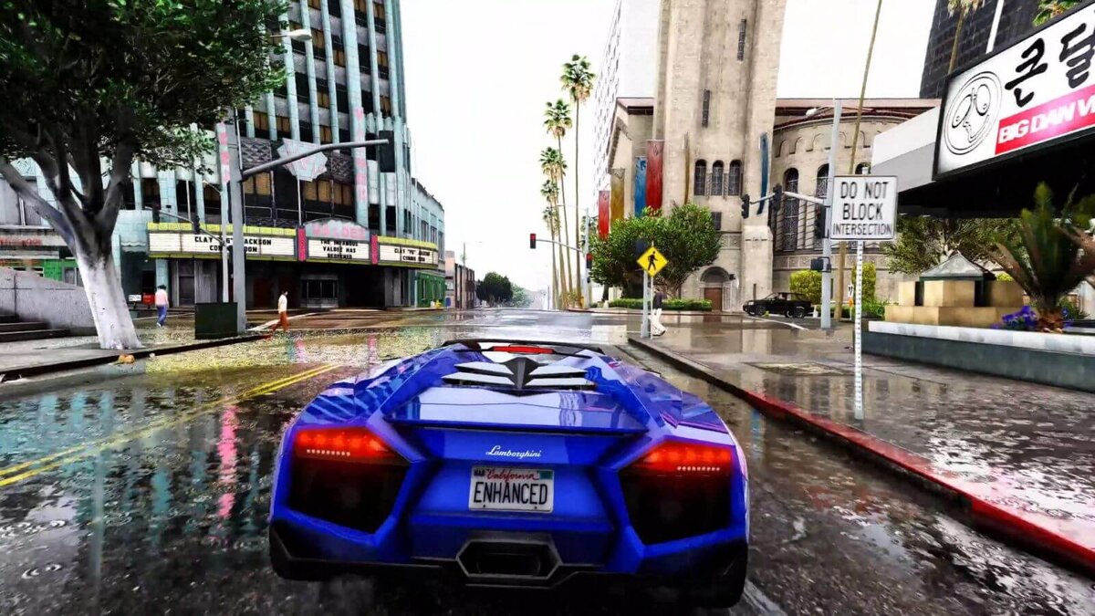 Также Rockstar неоднократно говорили, что в каждой части GTA они будут добавлять что-то новое, а также увеличивать возможности игрока. Если в пятой части мы видели обновленный Лос Сантос, то вполне возможно, что в шестой части мы увидим старый добрый Vice City, прототипом которого является Майами. Также разработчики говорили, что возможно в шестой части будет несколько игровых городов.