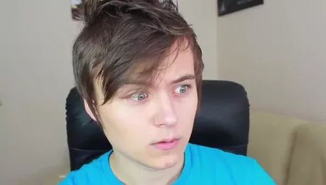 
Известный блогер ИванГай внезапно оставил свою канал на youtube и покинул все соц.сети , он буквально пропал из всех "радаров" и вот совсем недавно он оставил запись в соц.сети Вконтакте , это был ответ на угрозу рэпера Face , Иван сказал что "Гайсы , мне пофиг на всех ваших фейсов".За то время, пока Иван Рудской отсутствовал на русском YouTube, эта история обросла множеством слухов , но существует много слухов , о том что Иван неизлечимо болен раком.
Надеемся это всего лишь слухи , желаем ему скорейшего возвращения на YouTube