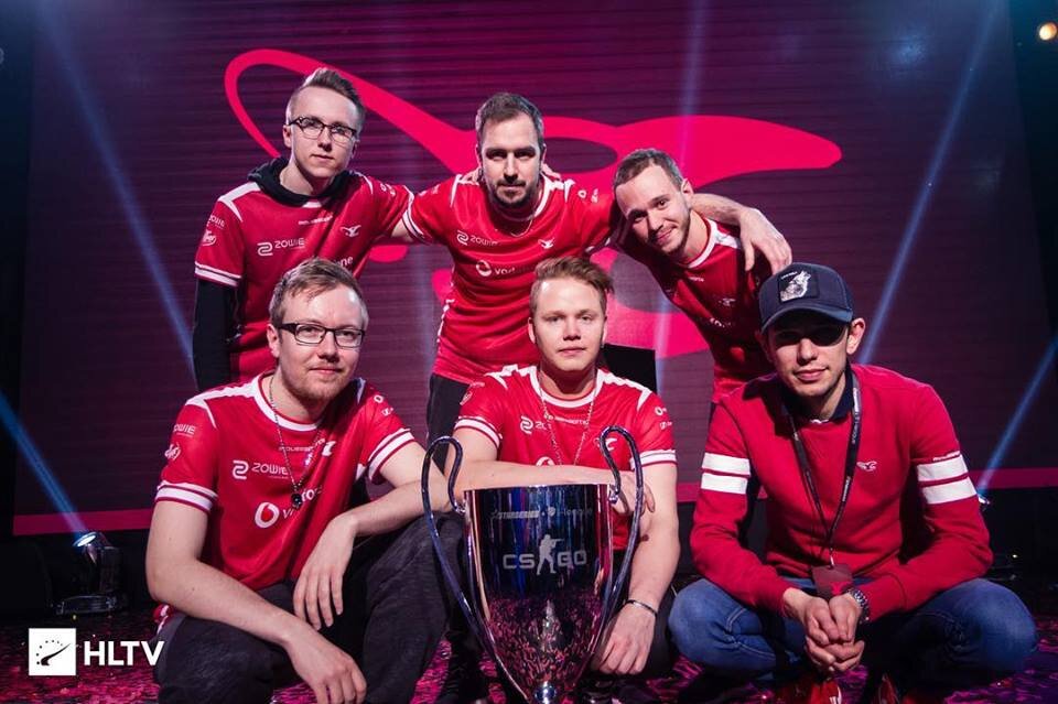 Mousesports состав. Обои с командой дрозд 2 по футболу. Mouz логотип. В каком году была основана команда мауз. В каком году была основана команда мауз.