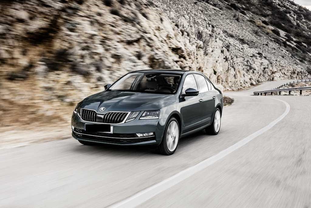 ŠKODA OCTAVIA: вместительный современный экономичный автомобиль