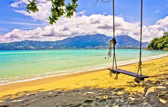 Перед тем как рассмотреть пляжи Пхукета, их описание и отзывы восторженных и не совсем туристов, пробежимся немного по основной информации, которую должен усвоить каждый путешественник, прибывающий на отдых.