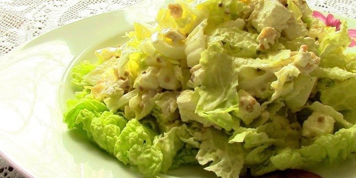 Салат из курицы, капусты, сыра, кукурузы – кулинарный рецепт