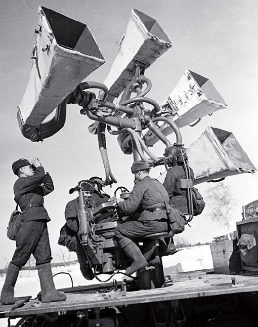 На звукоулавливающих установках нередко работали слепые красноармейцы с особенно острым слухом. Фото: © РИА «Новости»