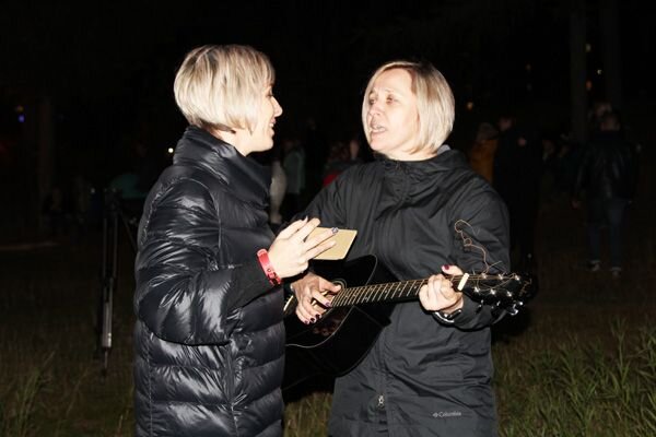 Источник: https://www.ks-yanao.ru/obshchestvo/v-nadymskom-parke-vecherovali-pod-gitaru.html