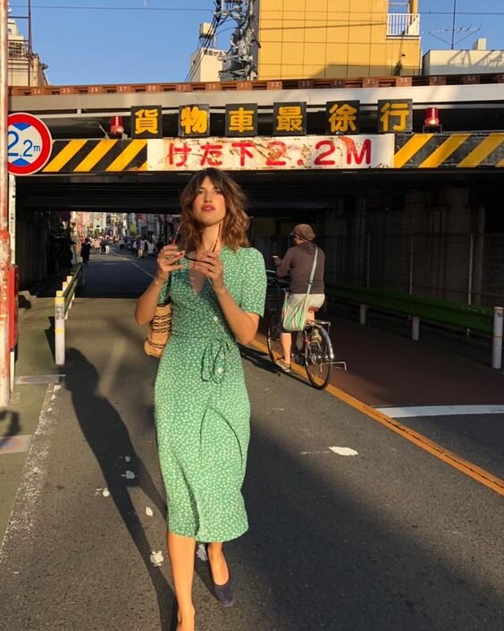 На фото Жанна Дамас - французский дизайнер одежды и блогер