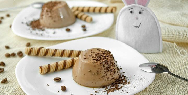 Кофейная Панна котта с шоколадным соусом